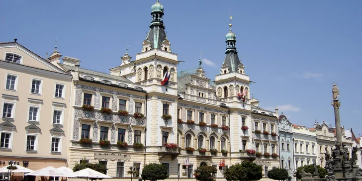 Penzion Birdie je jen pár minut chůze od historického centra města, na náměstí nebo u zámku jste za cca 20 minut. 