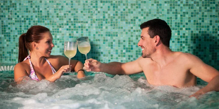 Relax i výlety v Krkonoších: polopenze, wellness a aktivní zábava pro dva