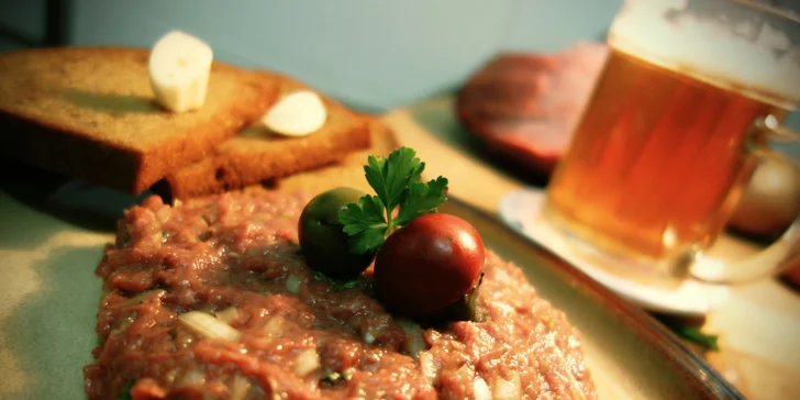 300 g míchaného či nemíchaného tataráku z hovězí svíčkové v bio kvalitě