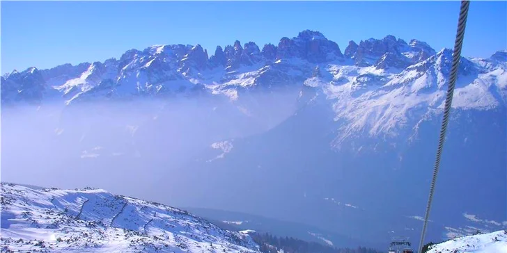 Lyžování v italských Alpách: 50 km sjezdovek a 3* hotel jen 60 m od lanovky