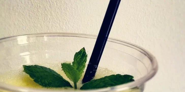 Zamlsejte si: smoothie nebo vafle s espressem či svařákem pro 2 osoby
