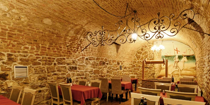 Italská dvojka: 2 pizzy plné ingrediencí a sleva na veškeré nápoje