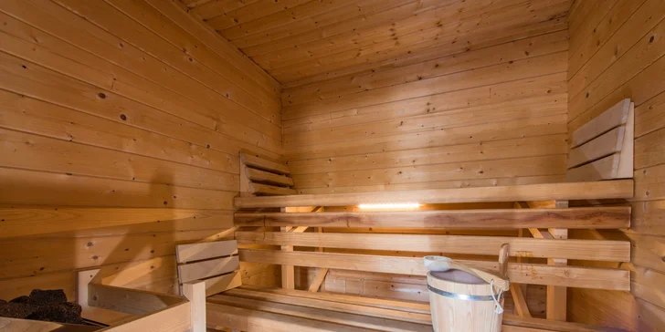 Pobyt v Jizerských horách: 3 dny se snídaní a privátním wellness a lahví vína