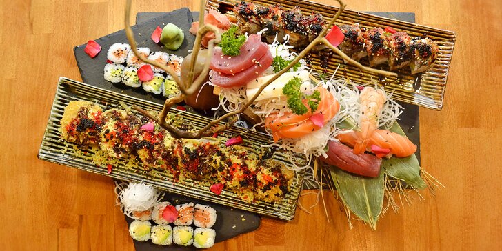 Japonská kuchyně v Dejvicích: degustační set sushi rolek pro 2 osoby