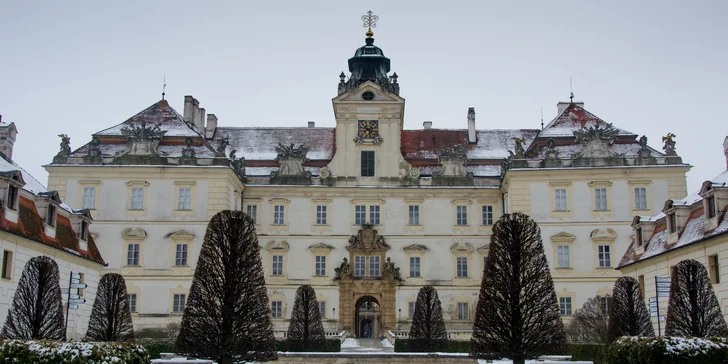 Skvělý relax v Lednici: hotel u zámku, snídaně, víno i vířivka