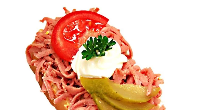 Lahodné obložené mísy nebo 16 chlebíčků