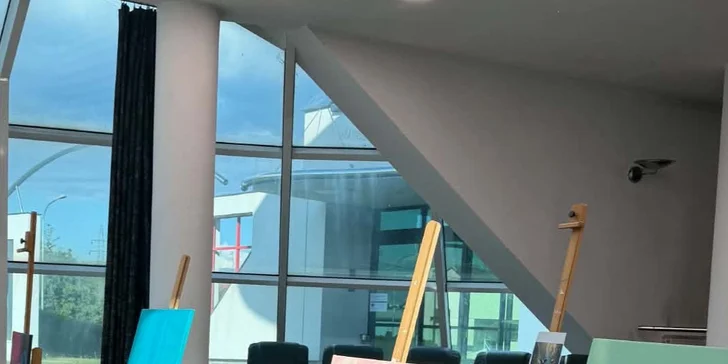 Tvořit budete v malých skupinkách, v inspirativním a milém prostředí. 