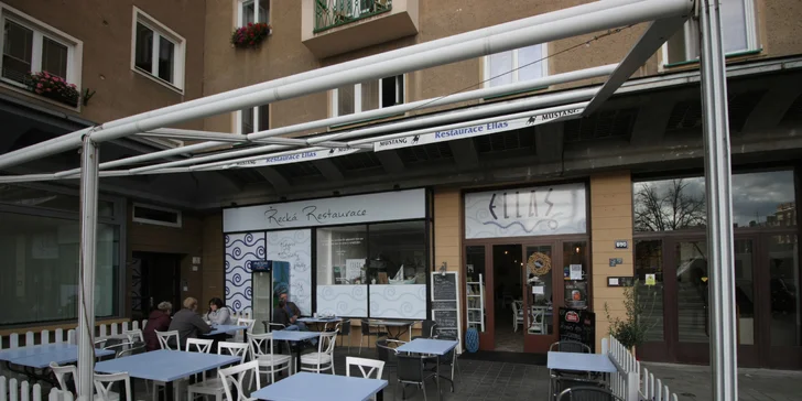 Řecké degustační menu pro 2 osoby: studené i teplé předkrmy, maso, dezerty