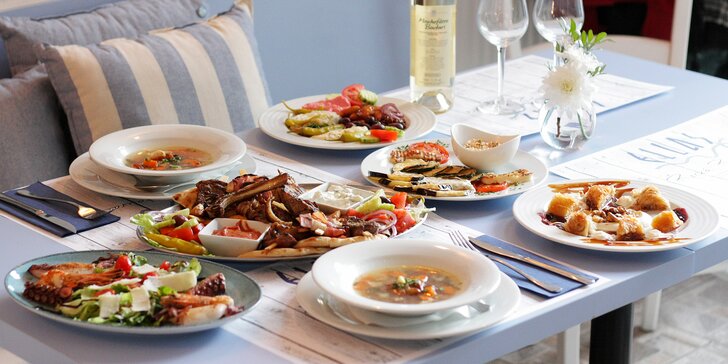 Řecké degustační menu pro 2 osoby: studené i teplé předkrmy, maso, dezerty