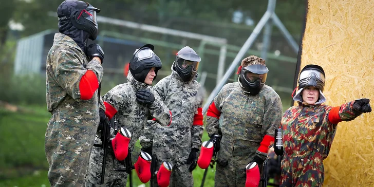 Zapůjčí vám čistou kombinézu, značkovač Spyder Xtra, termální masku s ochranou proti mlžení i ochranné rukavice.