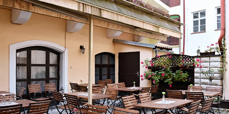 Karel IV. doporučuje: pizza nebo těstoviny a dezert v restauraci v centru Prahy
