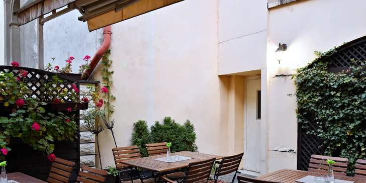 Karel IV. doporučuje: pizza nebo těstoviny a dezert v restauraci v centru Prahy