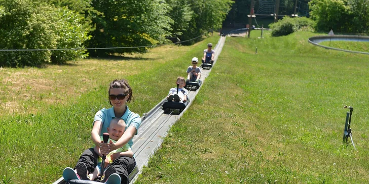Vlasy vlají, adrenalin stoupá – 6 sešupů na bobové dráze na Proseku