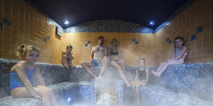 Vstup do kryté části největšího aquaparku na Vysočině i pro rodiny