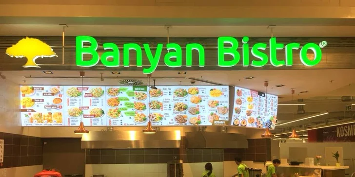 Sushi sety v asijském bistru: menší s 24 ks a větší s polévkami a 46 ks