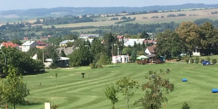 Zapracujte na odpalech: lekce golfu pro jednotlivce i rodiny v Holešově s možností ročního členství