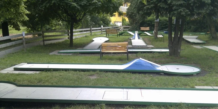 1,5 hodiny minigolfu pro dva i pro rodinu