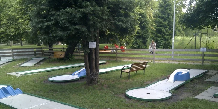 1,5 hodiny minigolfu pro dva i pro rodinu