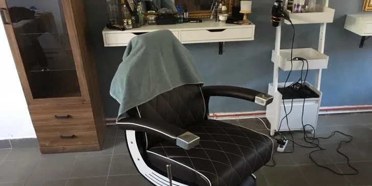 Vymazlené střihy a holení břitvou v ostravském UP DOWN Barber Shopu