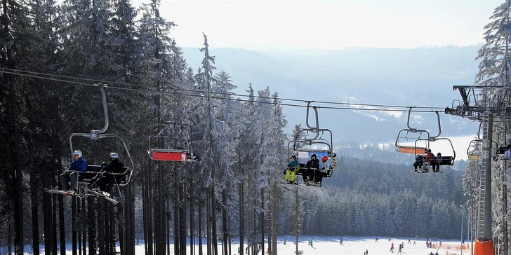 Zimní a jarní pohoda u Lipna pro pár i rodinu: polopenze, zábava a sport