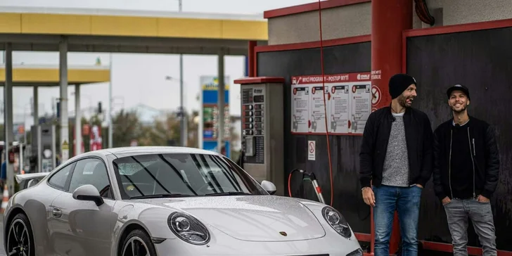 Bezkontaktní automytí s nabitou VIP kartou v hodnotě 240–7000 Kč
