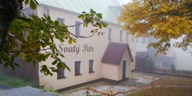 3 nebo 6 jarních dní s polopenzí v Božím Daru: ideální místo na výlety