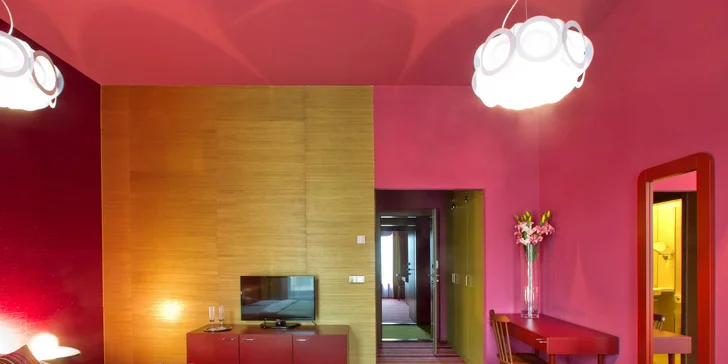 Samozřejmostí je satelitní TV, minibar, vlastní koupelna i Wi-Fi.