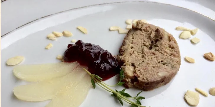 Dárkový voucher na cokoli z menu oceňované venkovské restaurace