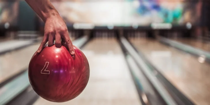Pronájem bowlingové dráhy na 2 hodiny až pro 6 hráčů