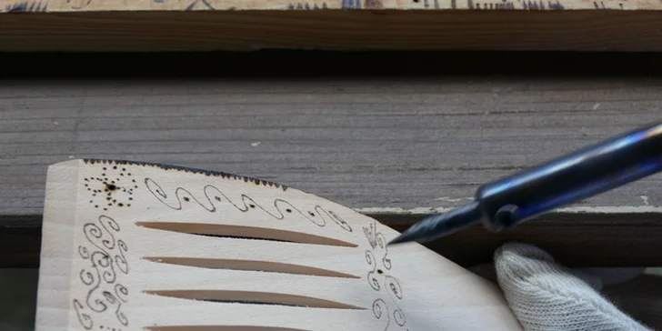 Vůně dřeva a ohně vás zašimrá v nose: 4hodinový kurz pyrografie