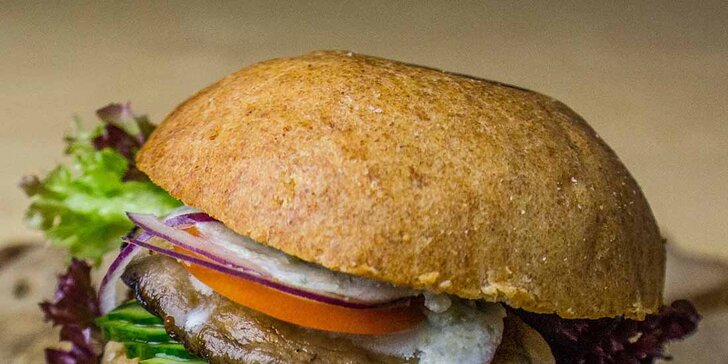 Bašta nejen pro vegany: špenátový, řepový či portobello burger