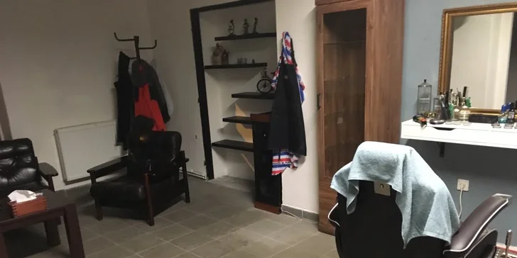 Vymazlené střihy a holení břitvou v ostravském UP DOWN Barber Shopu