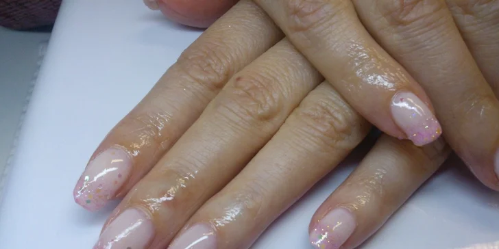 Dokonalé nehty na dovolenou, permanentní lak CND Shellac, 14 dní bez starostí
