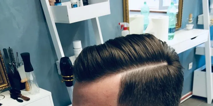 Vymazlené střihy a holení břitvou v ostravském UP DOWN Barber Shopu