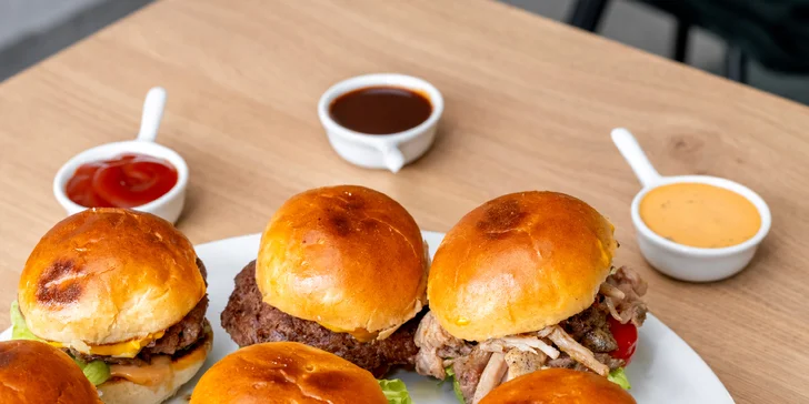 V nabídce je voucher na 4 nebo 8 miniburgerů.