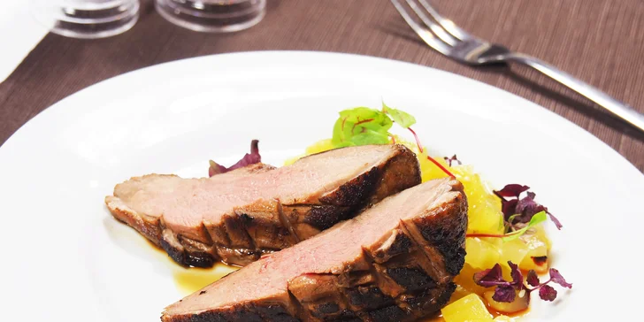 Degustační zážitek: 5chodové menu pro dva s výhledem na Brno