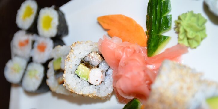 28 kousků sushi s sebou z restaurace Thai Oishi