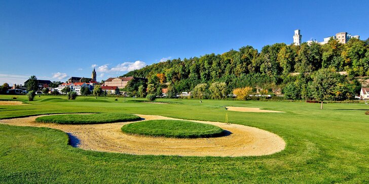 Jednodenní nebo dvoudenní kurz golfu v luxusním Golf Resortu Hluboká