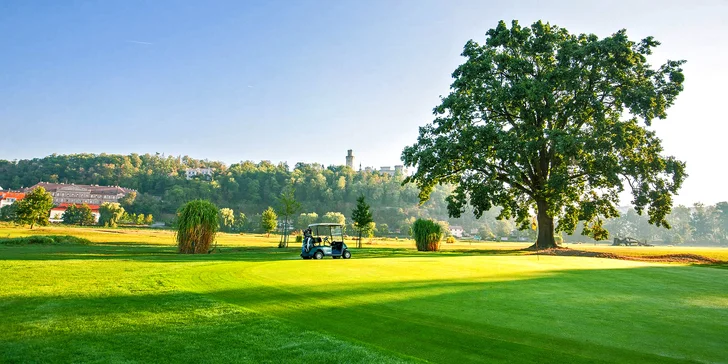 Jednodenní nebo dvoudenní kurz golfu v luxusním Golf Resortu Hluboká