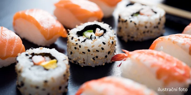 Smlsněte si na sushi: rolky s lososem, chobotnicí i vege v setech 24-44 kusů