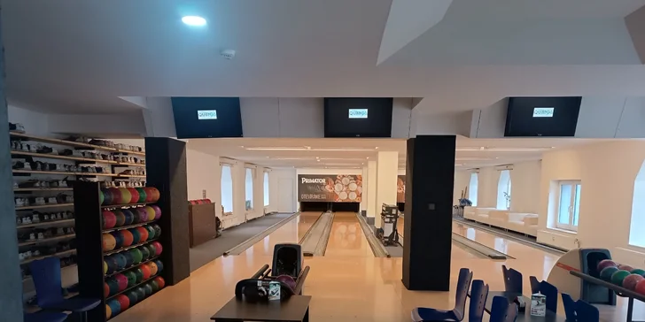 K dispozici jsou celkem 4 bowlingové dráhy.