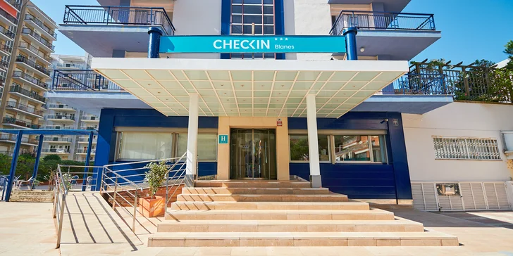 V hotelu Checkin Blanes vás čeká příjemné ubytování a polopenze. 
