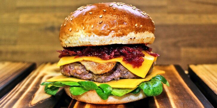 Permice na 5 nebo 10 burgerových menu: Hovězák, hranolky nebo salát a pití