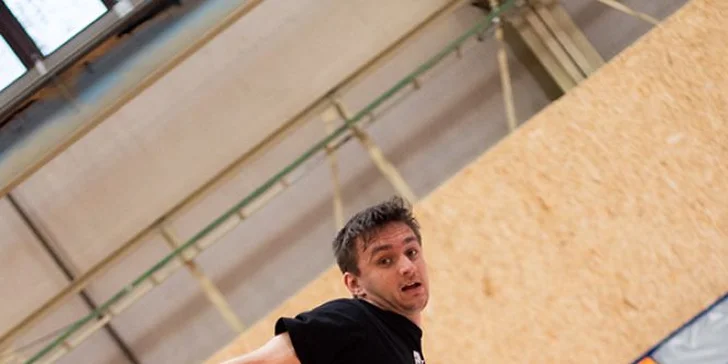 Na skok: noc plná parkrour triků s youtuberem Tarym i s přespáním v hale