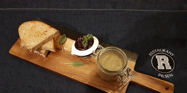 3chodové menu pro dva v centru Plzně: kachní paštika, panenka i dezert
