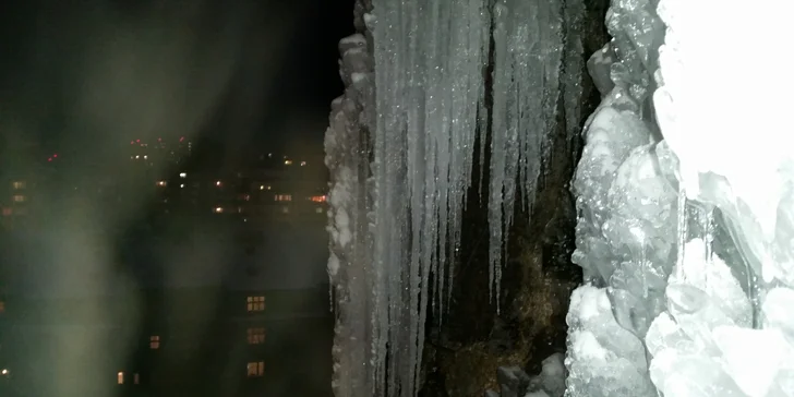 3hodinový kurz ledolezení vč. zapůjčení výbavy a marocká večeře pro 2 osoby