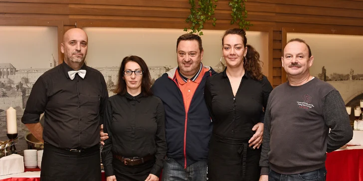 Dejte si, na co jen máte chuť: All you can eat v restauraci u Karlova mostu
