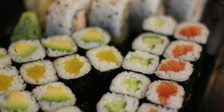 Japonsko v Ostravě: 13, 32 i 43 ks sushi s tuňákem, olihní i hřebenatkou