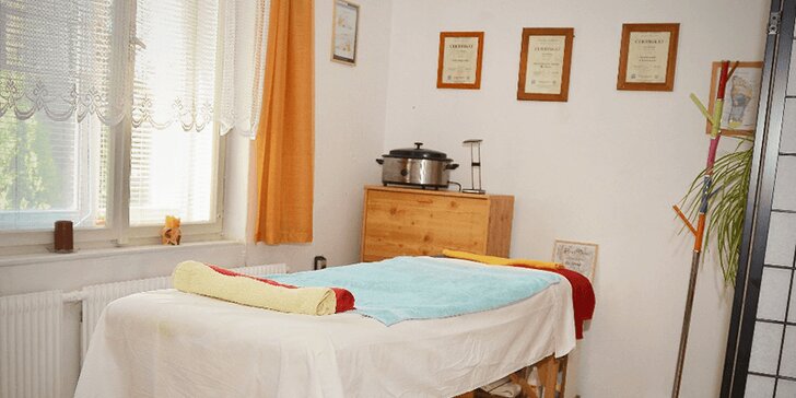 60minutová masáž dle výběru: Relaxační, aromamasáž či masáž chodidel