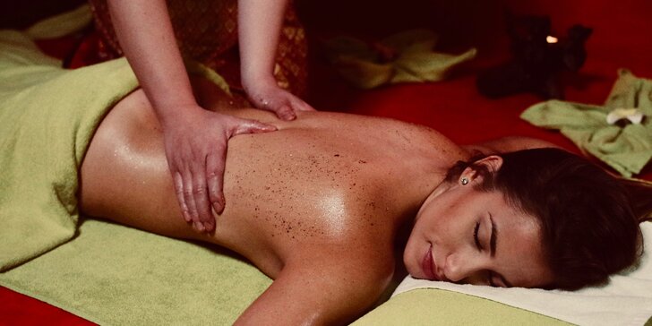 90 minut luxusu: Partnerská zlatá masáž, relaxace a welcome drink